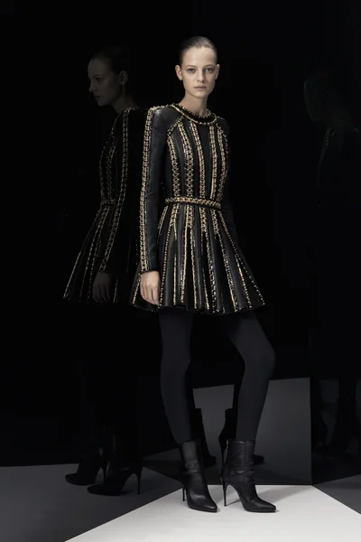 Look 32